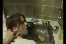 Amatöör college babe saab kähkuka tõeline loomad ilus vannituba