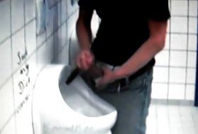 Aserbaidžaani suur riist ei ole avalik tualett, tualett -