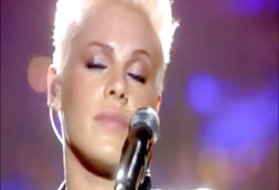 Seksi õppetunnid clip de la songstress roosa" alasti usu voronin porn
